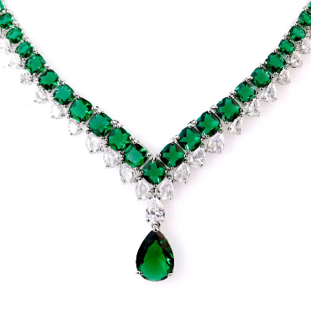 Colar Modelo Francês Vintage Com Zircônia Verde Esmeralda