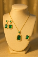 Conjunto de Joias Femininas – Elegância em 3 Peças com Pedra Verde Esmeralda – Inclui Anel, Colar e Brincos
