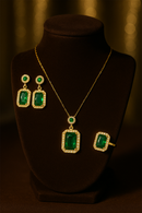 Conjunto de Joias Femininas – Elegância em 3 Peças com Pedra Verde Esmeralda – Inclui Anel, Colar e Brincos