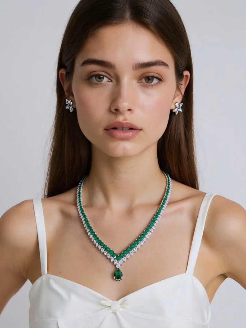 Colar Modelo Francês Vintage Com Zircônia Verde Esmeralda